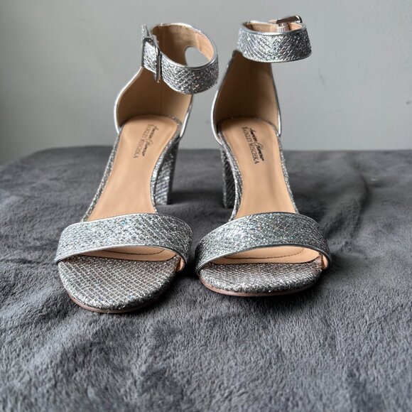 Badgley Mischka American Glamour Silver Heel in Size 8.5 - Picture 4 of 7